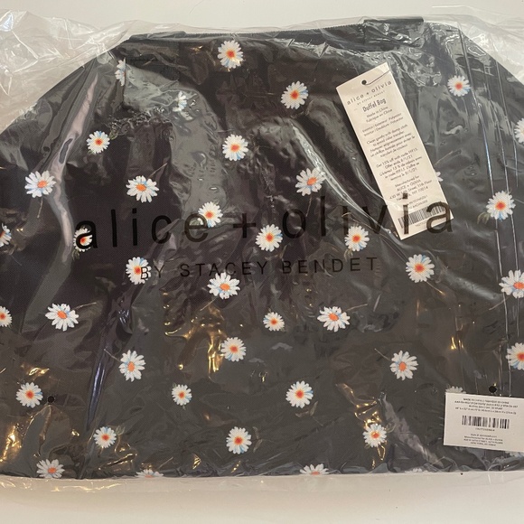 NWT Alice + Olivia AO x FabFitFun Duffel bag Daisy print - Picture 3 of 4